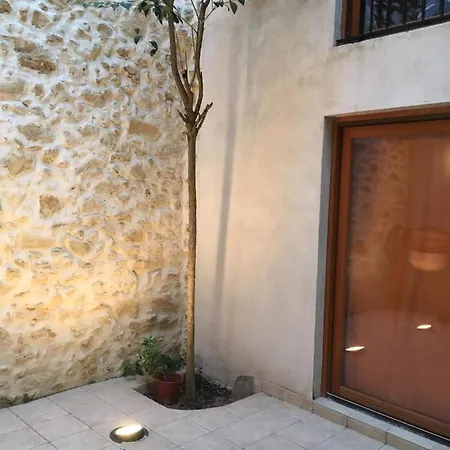 Character Village Townhouse בית נופש Puimisson